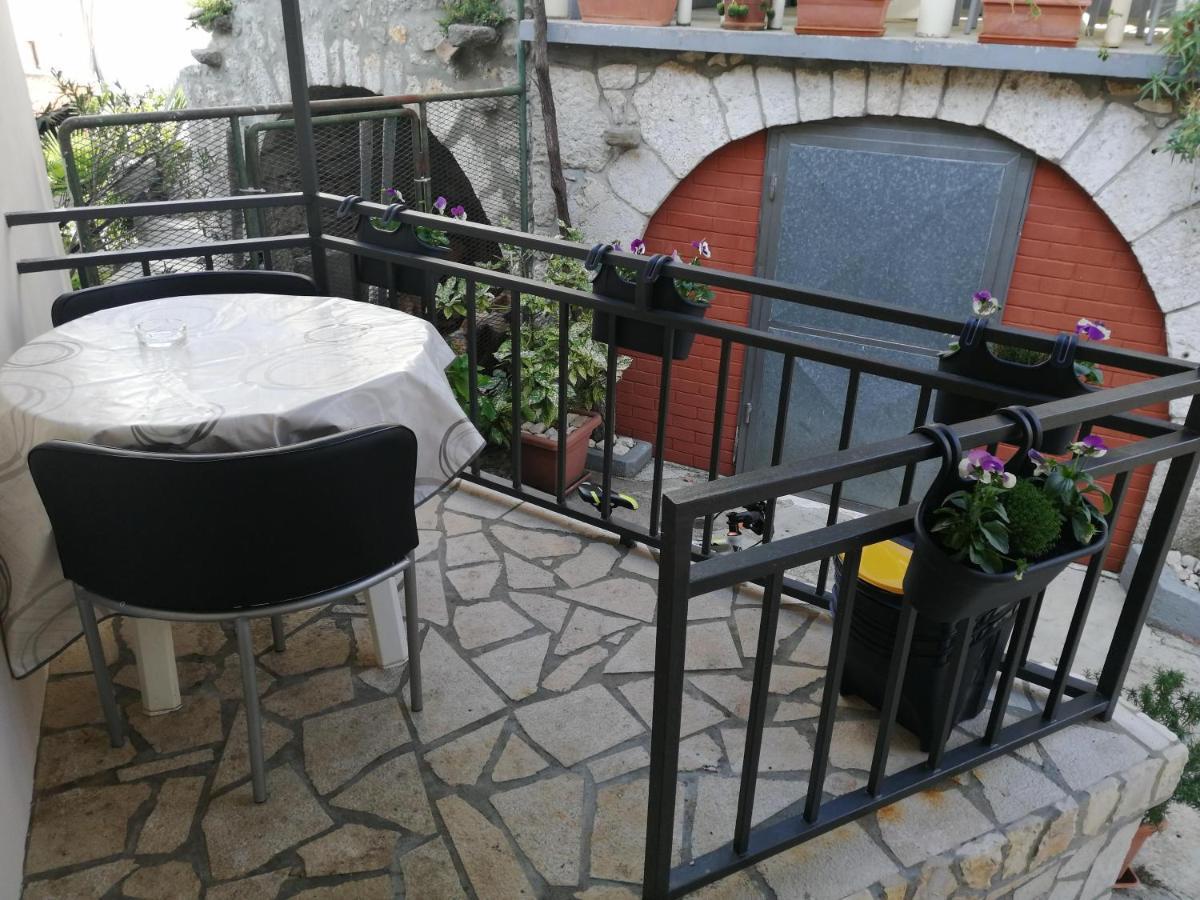 Centar Njivice Apartment Bagian luar foto