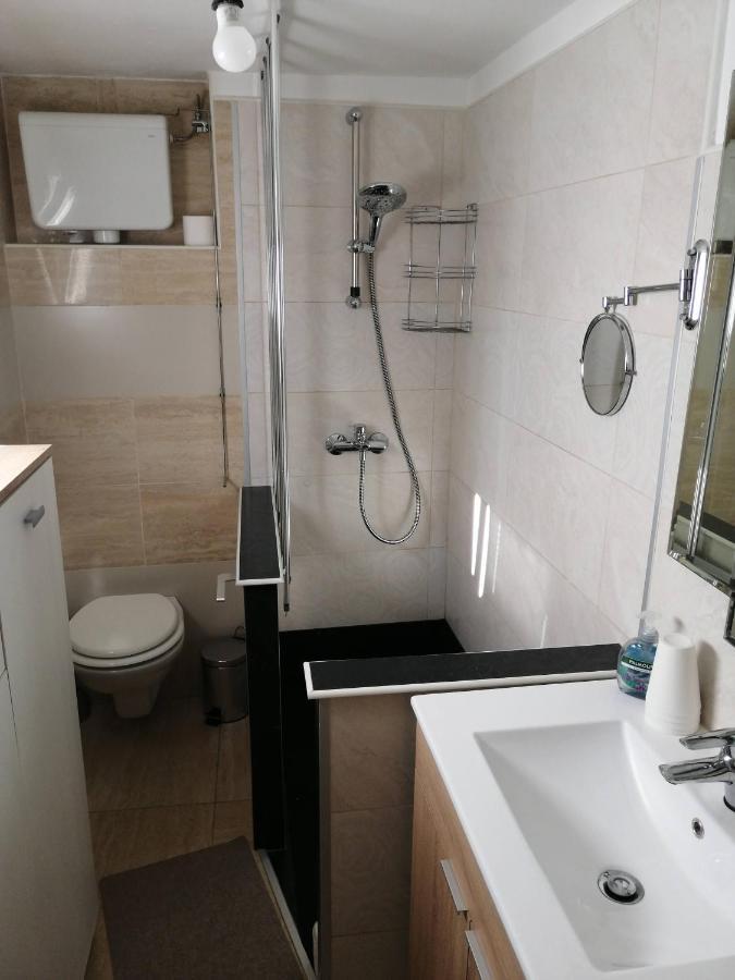 Centar Njivice Apartment Bagian luar foto