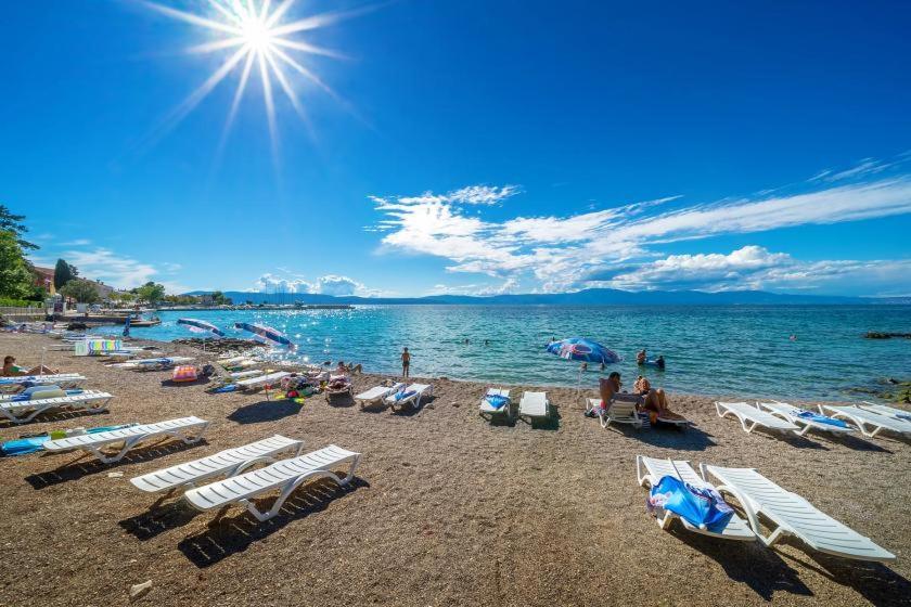 Centar Njivice Apartment Bagian luar foto
